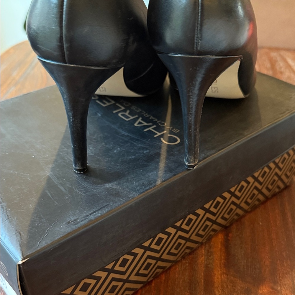 Charles David Lesslie Classic Black Leather Heels Size 9 - Picture 8 of 11
